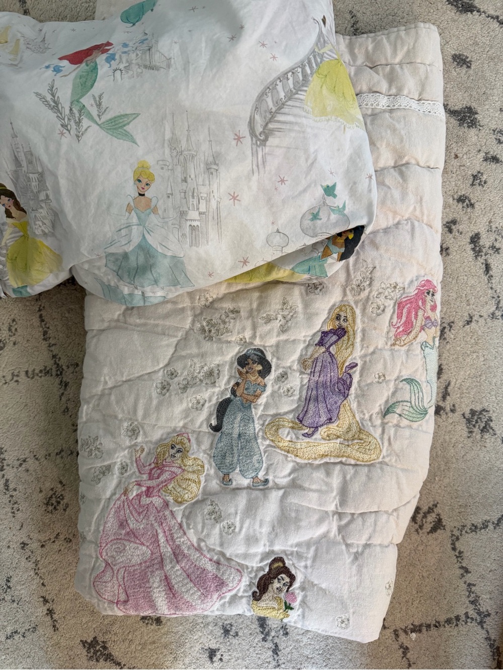 Pottery Barn Kids - Disney Princess Sheets - Toddler Size